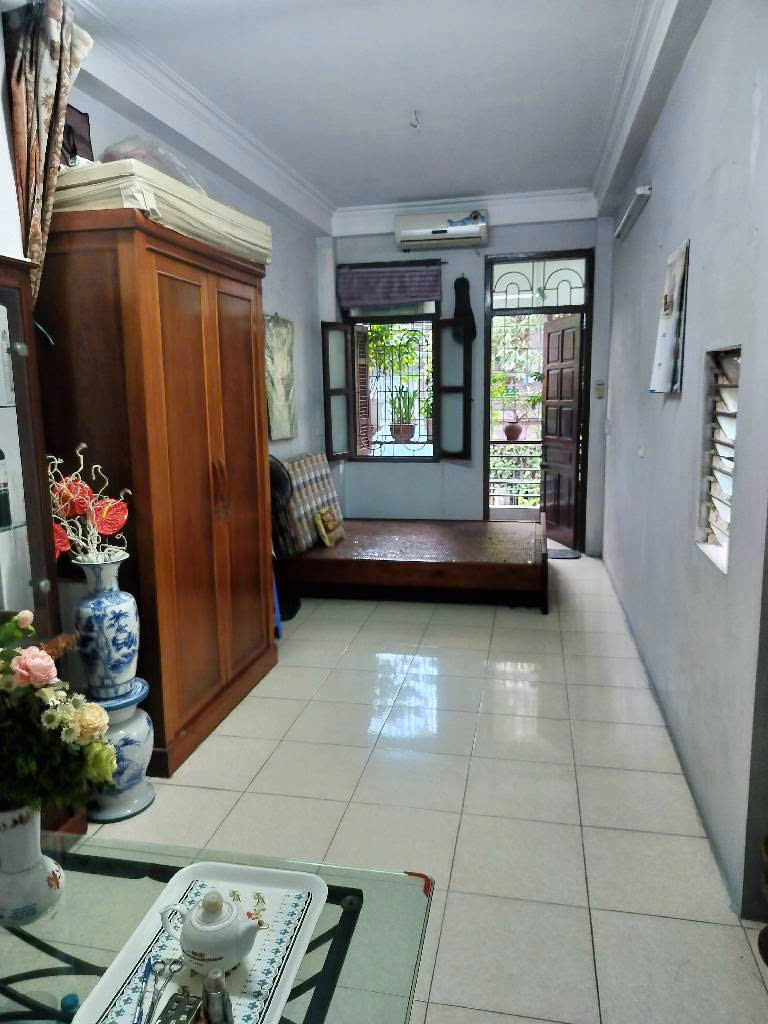MẶT PHỐ ĐỐNG ĐA - SÁT NGÃ 6 Ô CHỢ DỪA - Ô TÔ, KINH DOANH SẦM UẤT - CHO THUÊ CỬA HÀNG KINH DOANH ỔN ĐỊNH